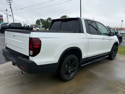 Used 2025 Honda Ridgeline Black Edition image 12