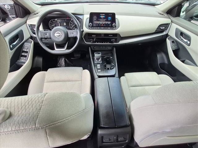 Certified 2024 Nissan Rogue SV FWD image 17
