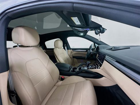 Used 2023 Porsche Cayenne S image 30