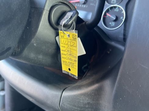 Used 2015 Chevrolet Express 2500 image 29