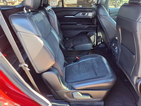 Used 2025 Ford Explorer ST image 28