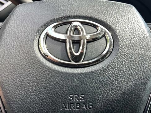 Used 2021 Toyota Camry SE FWD image 36
