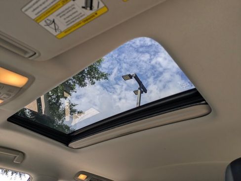 Used 2017 INFINITI QX80 4WD w/ Driver Assistance Package image 12