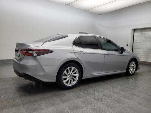 Used 2024 Toyota Camry LE image 10