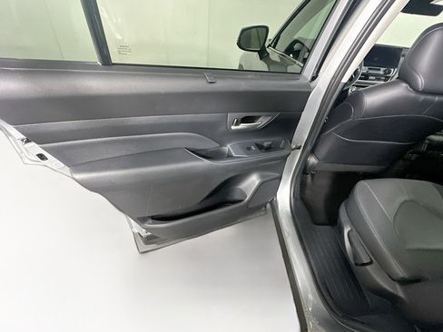 Used 2025 Toyota Grand Highlander AWD image 26