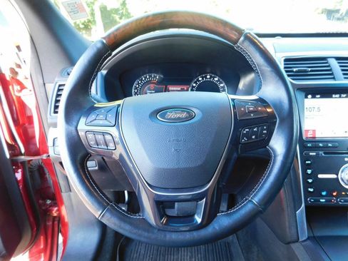 Used 2017 Ford Explorer Platinum AWD/4WD image 12
