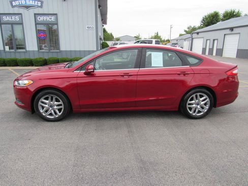 Used 2013 Ford Fusion SE FWD image 3