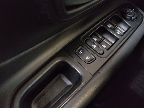 Used 2020 Jeep Renegade Altitude w/ UConnect 8.4 Nav Group image 27