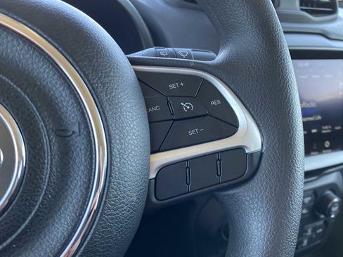Certified 2023 Jeep Renegade Latitude AWD/4WD image 31