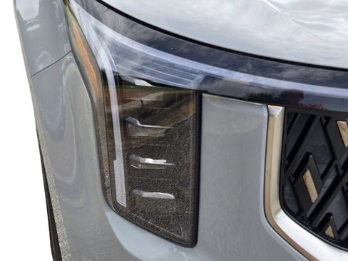 New 2026 Kia Carnival EX FWD image 4