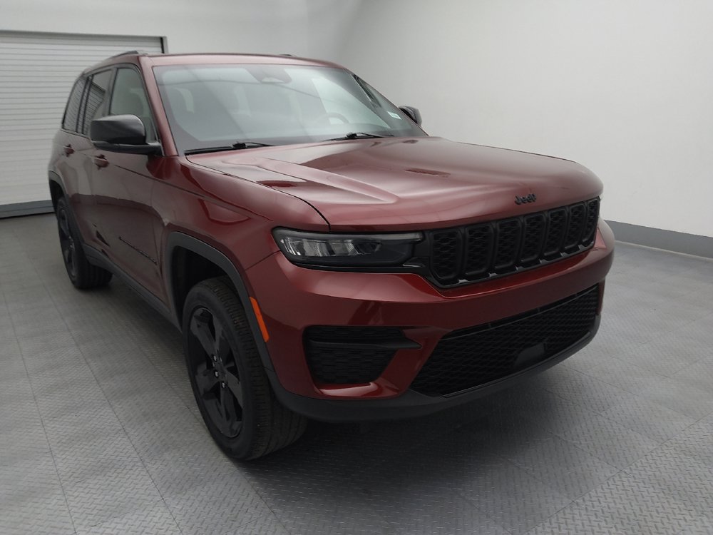 Used 2023 Jeep Grand Cherokee Altitude AWD/4WD image 14