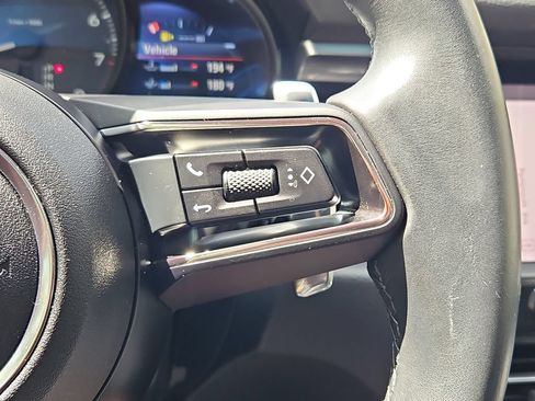 Certified 2024 Porsche Macan AWD/4WD image 29