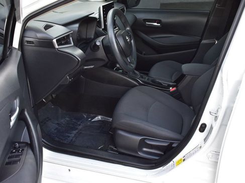 Used 2021 Toyota Corolla LE FWD image 16