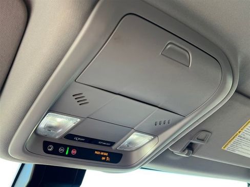 Used 2024 GMC Terrain SLE image 23