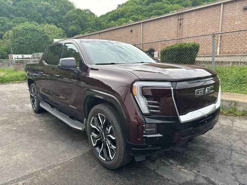 Used 2025 GMC Sierra EV Denali AWD/4WD image 10