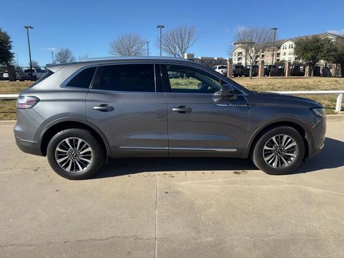 Used 2021 Lincoln Nautilus Reserve image 3