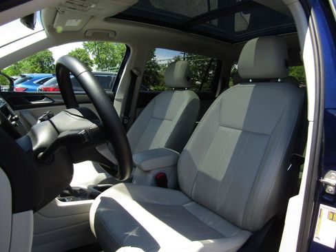 Used 2023 Volkswagen Tiguan SE AWD/4WD image 13