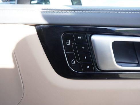 Used 2020 Porsche Cayenne Turbo image 49