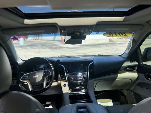 Used 2018 Cadillac Escalade Luxury image 14