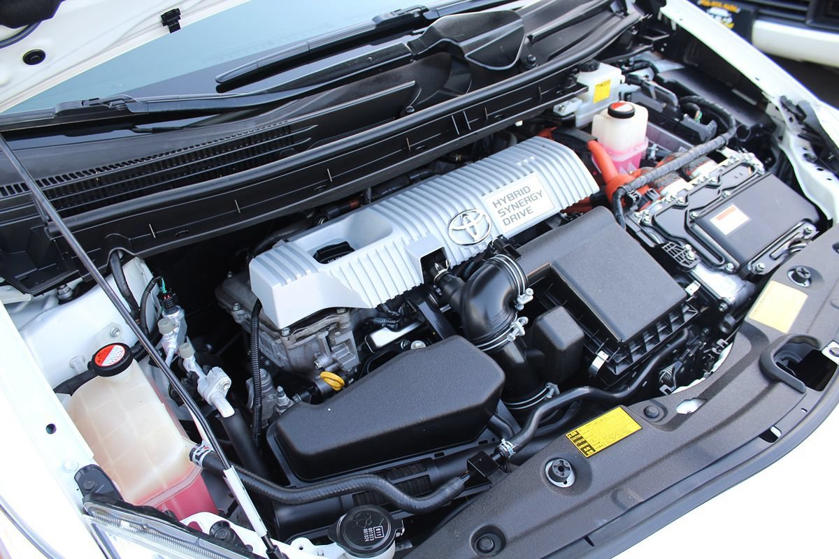 Used 2014 Toyota Prius Four FWD image 32