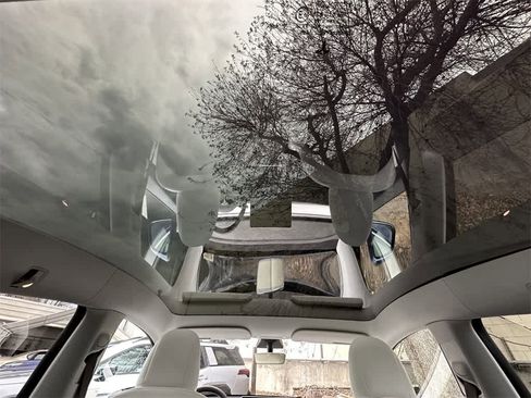 Used 2021 Tesla Model Y Long Range image 13