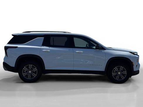 Used 2025 Chevrolet Traverse LT AWD/4WD image 6