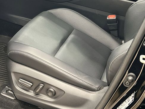 Used 2026 Toyota Crown XLE image 12