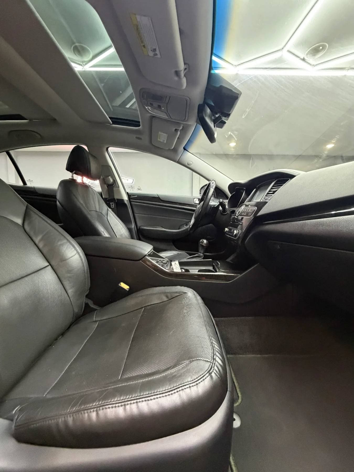Used 2015 Kia Cadenza Premium w/ Technology Package FWD image 37