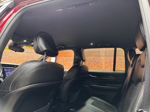 Used 2023 Jeep Grand Cherokee Altitude image 23