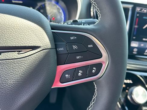 New 2027 Chrysler Pacifica Select AWD/4WD image 17