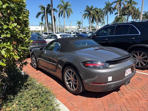Used 2017 Porsche 718 Boxster image 6