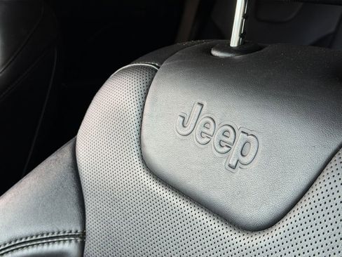 Used 2023 Jeep Cherokee Altitude Lux AWD/4WD image 22