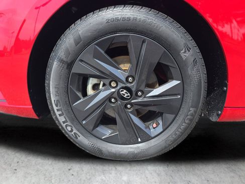 Certified 2023 Hyundai Elantra SEL FWD image 29