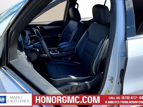 Used 2025 Buick Enclave Preferred image 21