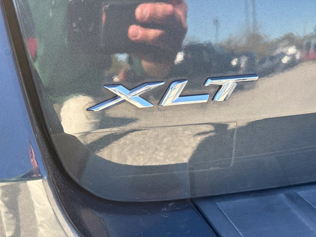 Used 2023 Ford Explorer XLT w/ Equipment Group 202A AWD/4WD image 3