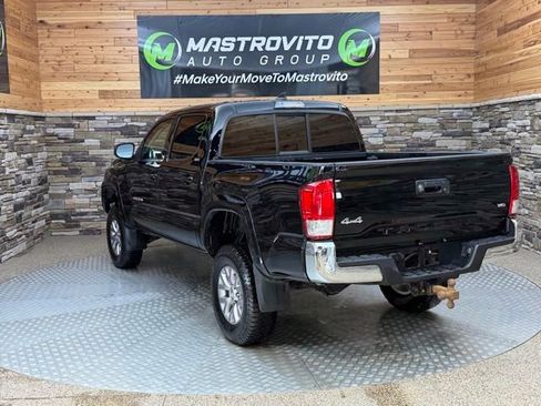 Used 2016 Toyota Tacoma SR5 w/ SR5 Appearance Package (SN) AWD/4WD image 7