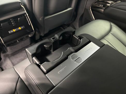 New 2025 Land Rover Range Rover Sport Dynamic SE image 25