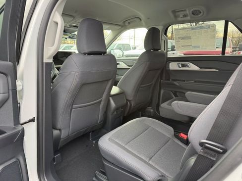New 2026 Ford Explorer Active RWD image 16