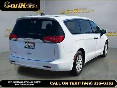 Used 2020 Chrysler Voyager L image 5
