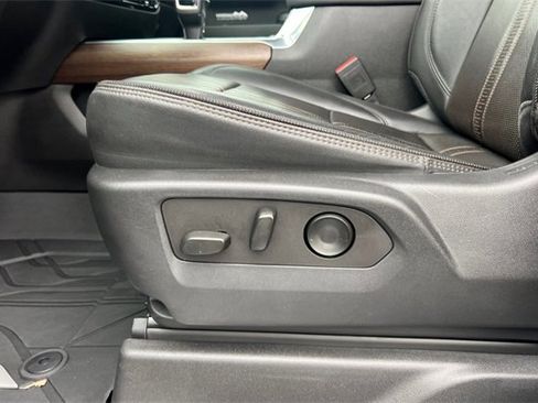 Used 2022 Chevrolet Silverado 1500 High Country w/ High Country Premium Package image 13