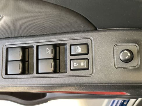 Used 2022 Nissan Frontier PRO-4X w/ Technology Package AWD/4WD image 16
