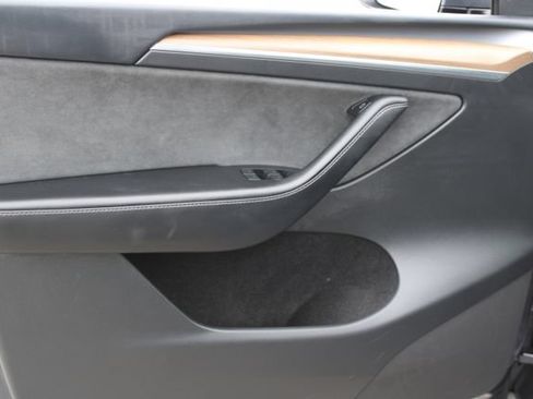 Used 2023 Tesla Model Y Long Range AWD/4WD image 10