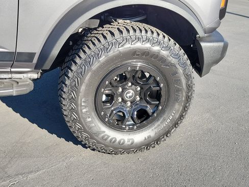 Used 2022 Ford Bronco Wildtrak image 14