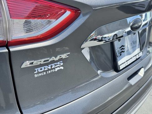 Used 2013 Ford Escape SEL FWD image 17