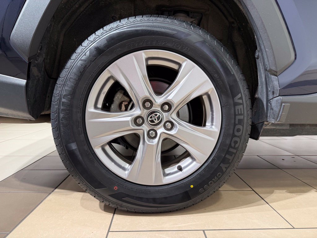 Certified 2025 Toyota RAV4 XLE AWD/4WD image 9