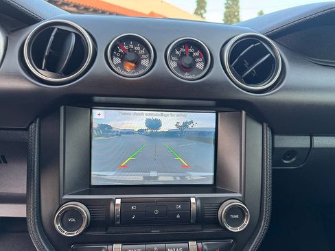 Used 2016 Ford Mustang Shelby GT350 w/ Technology Package image 31