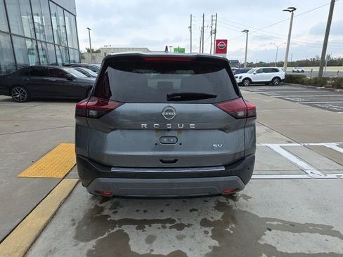 Used 2023 Nissan Rogue SV image 6