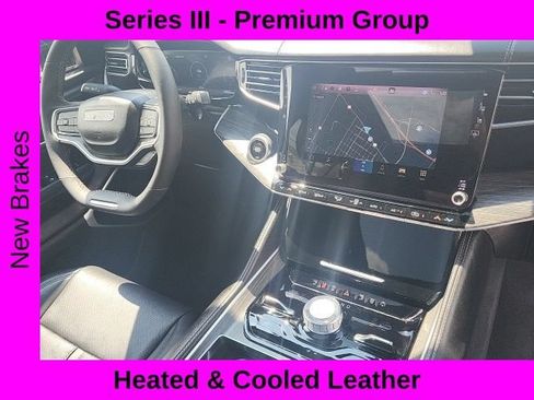 Used 2023 Jeep Wagoneer Series III w/ Premium Group I AWD/4WD image 4