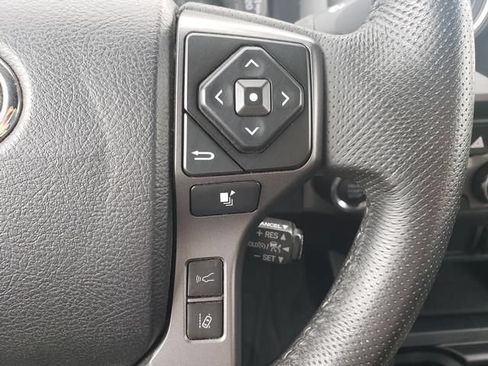 Used 2022 Toyota Tacoma TRD Sport AWD/4WD image 20