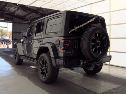 Used 2023 Jeep Wrangler Unlimited Sahara w/ Cold Weather Group AWD/4WD image 4